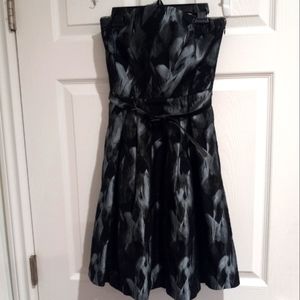 WHITE HOUSE BLACK MARKET